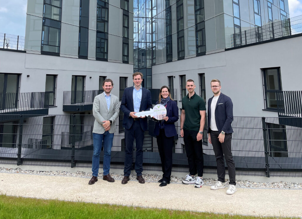 High Five - Fertigstellung eines Leuchtturmprojekts in Linz!