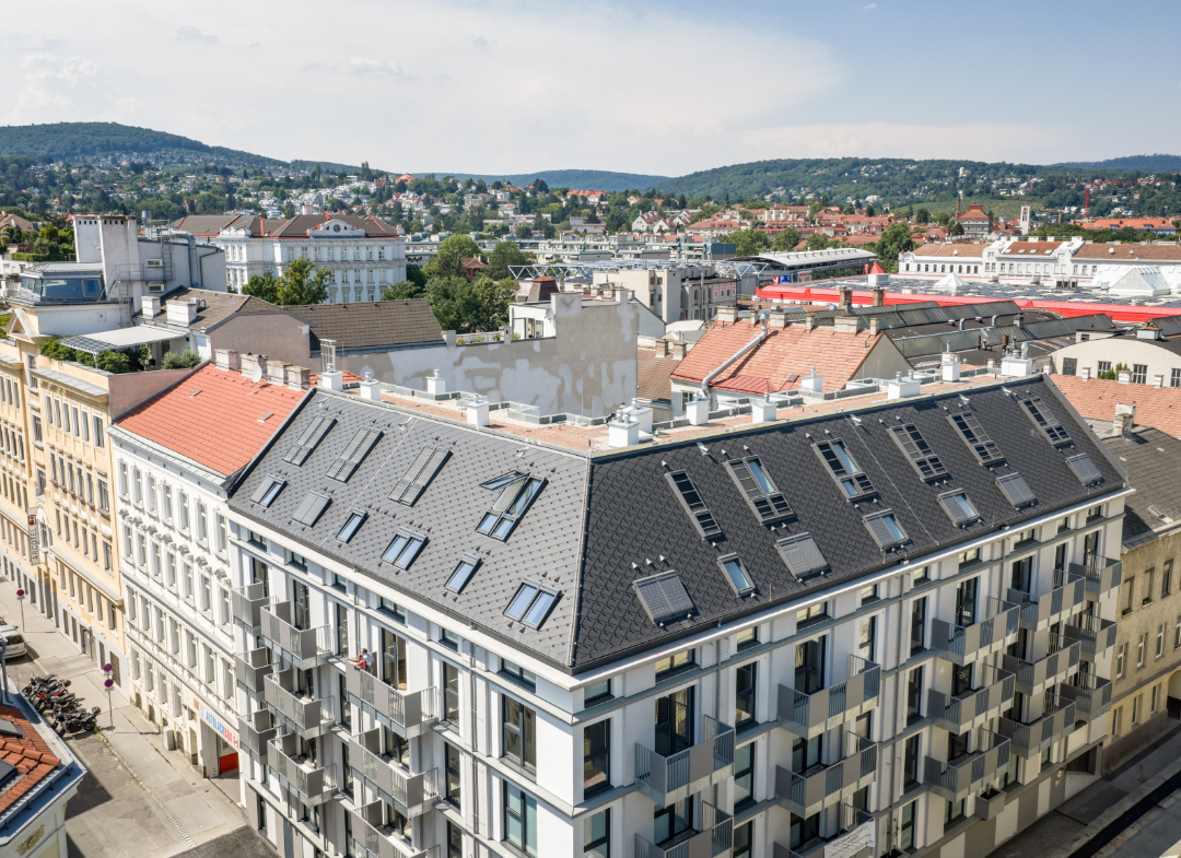 Ruhiges Arbeiten im Hofhaus triff auf Sommerfeeling in der Stadt